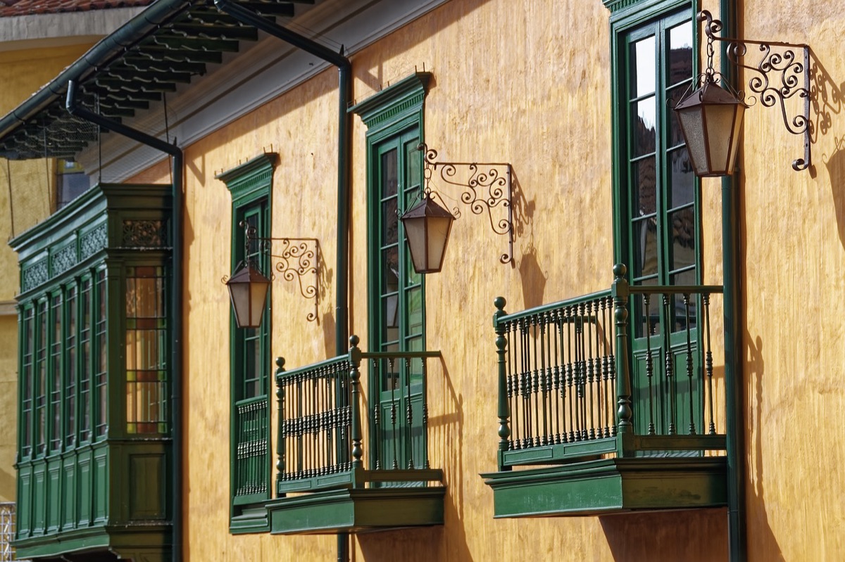 Walkway between colonial buildings